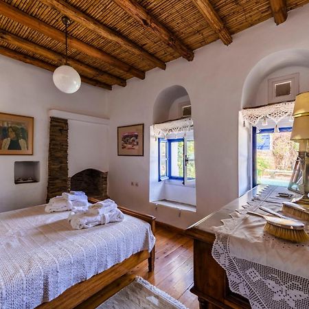 Anezas Mansion Stone-Built Traditional Villa Chones Exterior photo